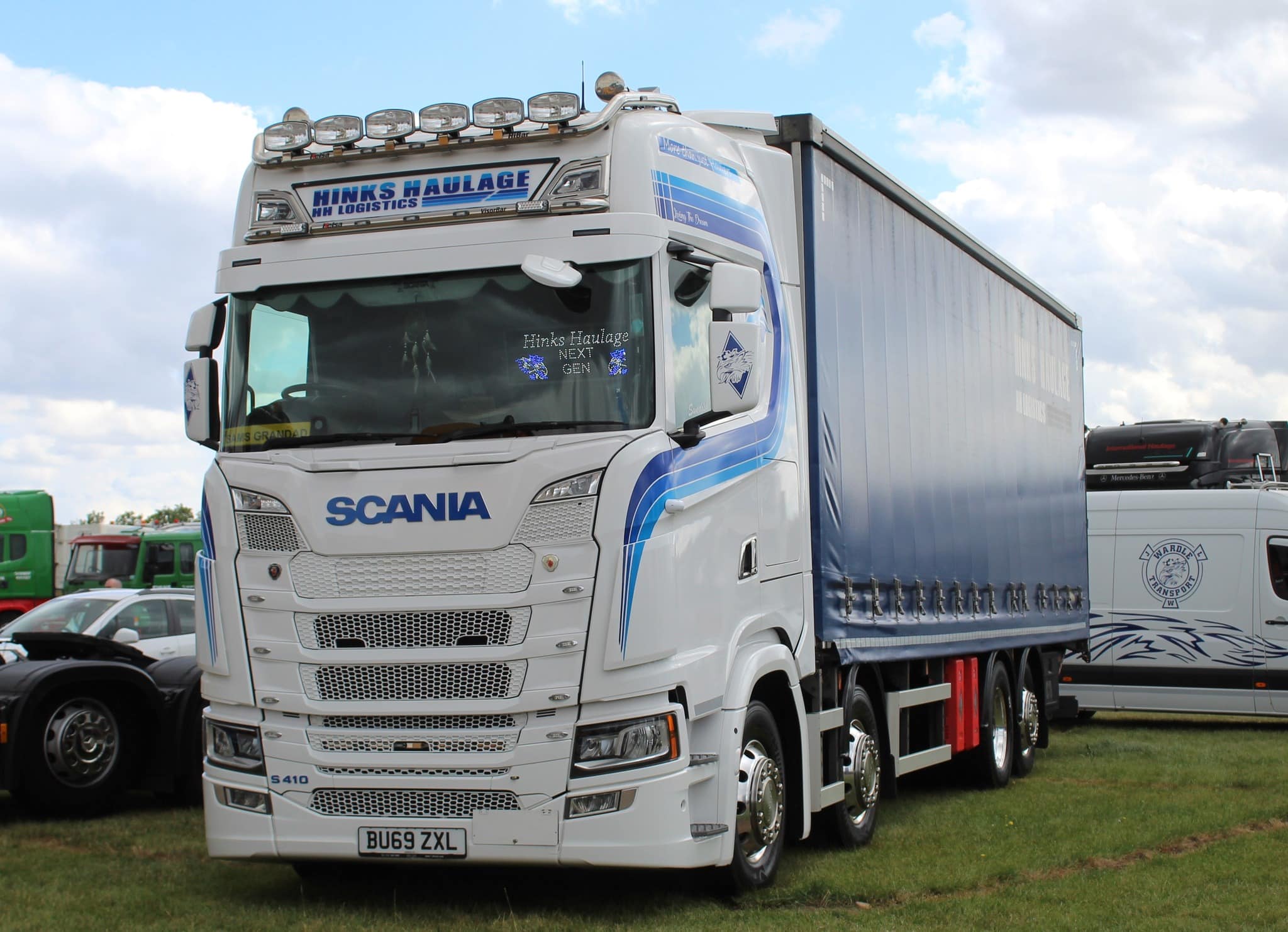 Hinks Haulage - West MIdlands based haulage and logistics company